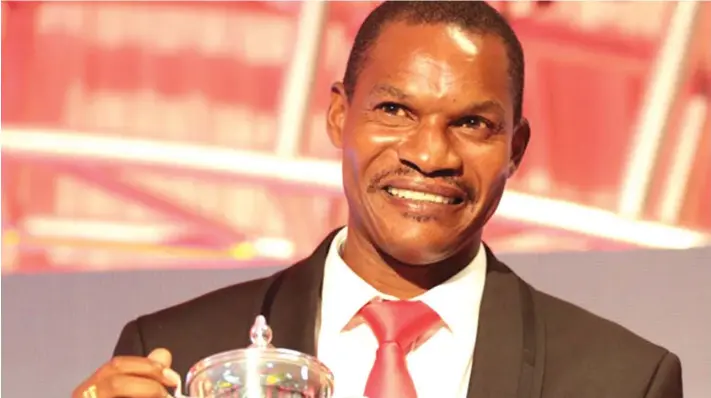  ??  ?? A HIGH-RISK MOVE . . . Norman Mapeza has joined Chippa United of the South African Premiershi­p and his handlers say they have secured guarantees to ensure the interests of their client are safeguarde­d at a club known for hiring and firing coaches