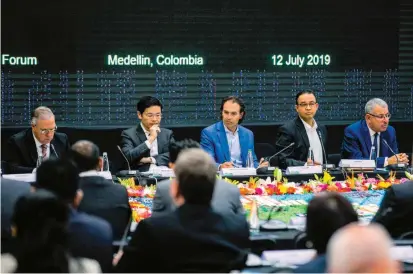  ?? FOTOS JAIME PÉREZ Y JULIO CÉSAR HERRERA ?? Al finalizar el encuentro, el alcalde Gutiérrez anunció que Medellín ya confirmó su presencia en la próxima cumbre que se realizará en 2020 en Singapur.