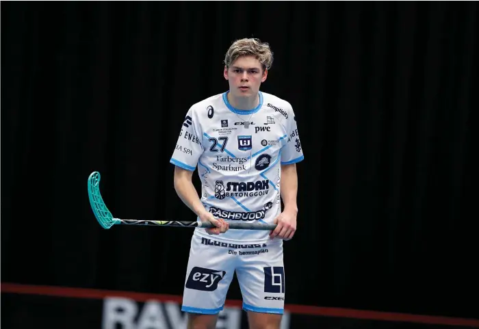  ?? Bild: PER WIKLUND ?? BLIR KVAR. Anton Birgersson erkänner att han är hemmakär och valde efter lång betänketid att stanna i Warberg IC.