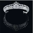  ??  ?? A diamond tiara valued at over £300,000