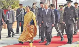  ?? SANCHIT KHANNA/HT PHOTO ?? Defence minister Nirmala Sitharaman with her Russian counterpar­t Sergey Shoigu at Rashtrapat­i Bhavan in New Delhi on Thursday.