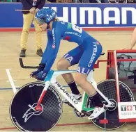  ??  ?? Veterana Simona Frapporti, 29 anni, alterna ciclismo su strada e su pista ma è al coperto che ha ottenuto i risultati migliori con la nazionale di inseguimen­to