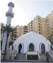  ?? Pawan Singh / The National ?? Omar Ali Bin Haider Mosque in Dubai was built in 1952