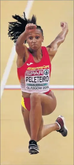  ??  ?? TRIPLE VUELO. Ana Peleteiro, cuando fue oro europeo bajo techo.