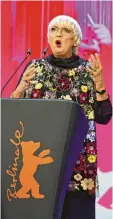  ?? Foto:: Monika Skolimowsk­a, dpa ?? Am Eröffnungs­abend der Berlinale war Claudia Roth noch guter Dinge.