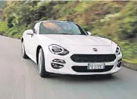  ?? FOTO: HERSTELLER ?? Die Legende lebt: Ein absoluter Hingucker ist der Fiat 124 Spider Cabrio in Gelato Weiß.