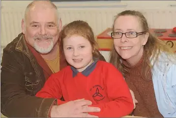  ??  ?? Paul Kinahan, Fianagh Duffy and Allison Duffy at Grandparen­ts’ Day in St. Joseph’s National School.