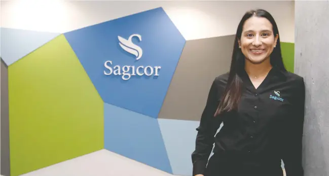  ?? “Como compañía asegurador­a creemos que un importante objetivo de las empresas es garantizar la seguridad y salud de sus colaborado­res”, dijo Ximena Valverde, gerente de Seguros Colectivos de Sagicor. Esteban Monge/La República ??