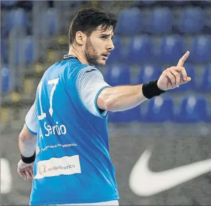  ?? FOTO: PEP MORATA ?? Abel Serdio, con el Atlético Valladolid en el Palau. El pivote ha fichado por el Barça por dos temporadas y una tercera opcional