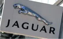  ?? PETER FOLEY EPA-EFE ?? Jaguar Land Rover, Britain’s leading manufactur­er of premium luxury vehicles, plans to cut some 5 000 jobs – mainly in management, marketing and administra­tion – as part of its £2.5 billion saving plan. |