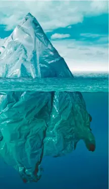  ??  ?? El panorama se muestra como una realidad aterradora: ocho millones de toneladas de plástico llegan anualmente al mar, pero esto es, según la ONU, solo la punta del iceberg.