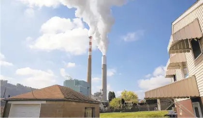  ?? ROBERT NICKELSBER­G/GETTY IMAGES 2017 ?? The Cheswick coal-fired power plant in Springdale, Allegheny County. The author asserts if Pennsylvan­ia joins the Regional Greenhouse Gas Initiative the state will reduce its pollution emissions.