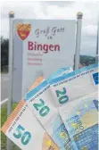  ??  ?? Grüß Gott in Bingen: Im neuen Baugebiet sind alle Bauherren willkommen, die Vergabekri­terien sind unkomplizi­ert. Der Quadratmet­erpreis wird mit 89 knapp unter 90 Euro liegen.