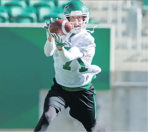  ?? MICHAEL BELL ?? Chris Getzlaf, who was released by the Eskimos, on Monday practised with the Roughrider­s for the first time since 2015.