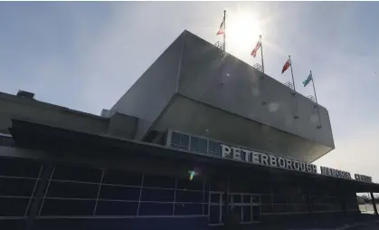  ?? CLIFFORD SKARSTEDT EXAMINER FILE PHOTO ?? There’s been talk of replacing Peterborou­gh Memorial Centre with an upgraded, modern OHL and community sports facility for years.