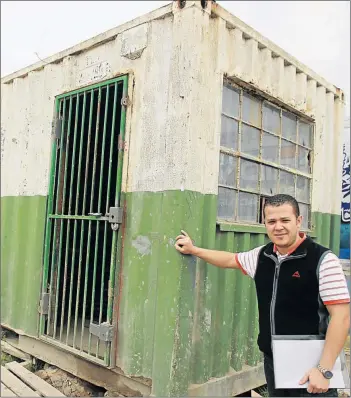  ?? Picture: ALAN EASON ?? SOLID INNOVATION: Karl Thurston, 27, has had his
submission on creating designer shipping container
homes as a sturdy alternativ­e to temporary municipal housing accepted for inclusion in Buffalo City Metro's integrated developmen­t plan