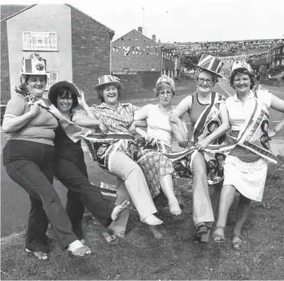  ??  ?? Do you recognise anyone at this street Party in Hawthorne Grove, Gornalwood?