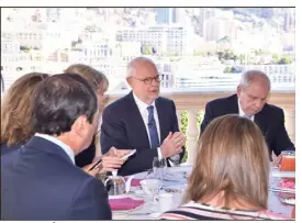  ??  ?? Le ministre d’État Serge Telle a passé hier près de deux heures à évoquer, avec les journalist­es, les déboires des Jardins d’Apolline.