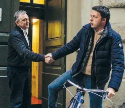  ??  ?? Enrico Rossi e Matteo Renzi. A sinistra, Roberto Speranza e Michele Emiliano