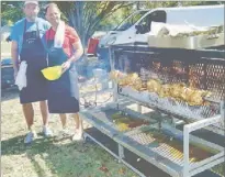  ?? - Crédits : A.L ?? Et côté grillades une partie de l’équipe des « Frères Poulet » en action !