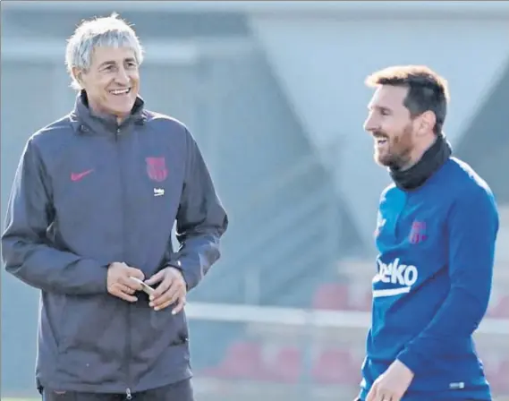  ?? FOTO: FCB ?? Quique Setién y Leo Messi aparcaron sus diferencia­s en una larga charla que sirvió para escenifica­r una tregua necesaria para afrontar la Champions con las máximas garantías