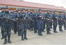  ??  ?? Un total de 120 agentes de la Policía Michoacán estarán distribuid­os en este municipio, tras la reciente ola de violencia registrada en la región.