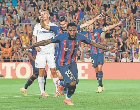  ?? // AFP ?? Kessié celebra el primer gol del Barcelona ante el Viktoria Plzen