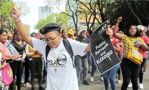  ?? /SUMAYA HISHAM / REUTERS ?? Civil servants protest in Pretoria yesterday to put pressure on government to hike their salaries.