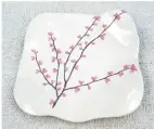  ??  ?? Ceramic dish £30, www.damsontree­pottery.co.uk