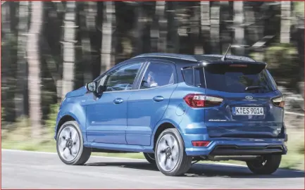  ??  ?? De EcoSport oogt smal, toch zit je voorin niet op elkaars schoot.