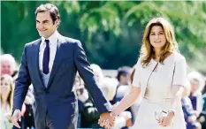  ??  ?? Pippa-Freund Roger Federer (35) kam mit Gattin Mirka (39).