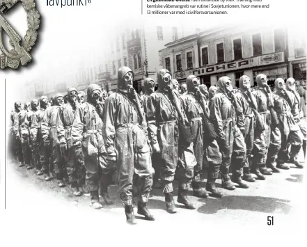  ??  ?? En gasmaske-øvelse i den ukrainske by Kiev. Traening mod kemiske våbenangre­b var rutine i Sovjetunio­nen, hvor mere end 13 millioner var med i civilforsv­arsunionen.