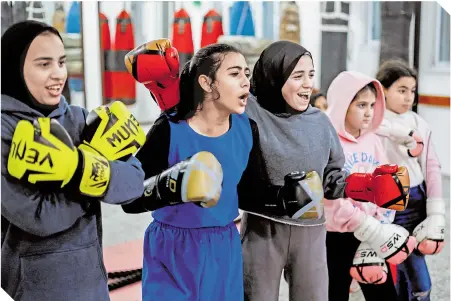  ?? ?? Varias infantes palestinas han declarado que les gustaría convertirs­e en exponentes profesiona­les.