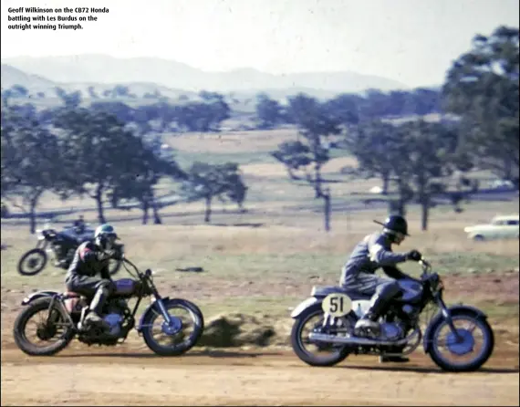  ??  ?? Geoff Wilkinson on the CB72 Honda battling with Les Burdus on the outright winning Triumph.