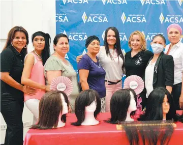  ??  ?? Compromiso. A través del proyecto “Cabello por sonrisas”, Asegurador­a ACSA asume el compromiso de apoyar a mujeres que están enfrentand­o el cáncer de mama.