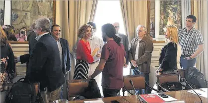  ?? DAVID CASTRO ?? La ministra Batet, en su reunión de ayer con los sindicatos.