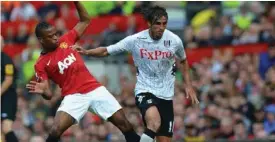  ?? AFP ?? Evra era ficha del Manchester y marcó a Ruiz que era jugador del Fulham.