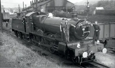  ??  ?? Notable for being a well-known performer on the ‘Cambrian Coast Express’, 7802 Bradley Manor is at Aberystwyt­h on May 15, 1959. (EMF)