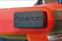  ??  ?? 7 (7) Beim Druck auf die Turbo-Taste beim Einhell-Gebläse wird die Maximallei­stung erzeugt
