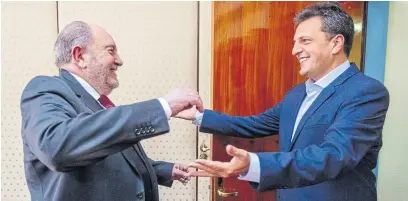  ?? Frente renovador ?? Carlos Verna recibió ayer a Sergio Massa en Santa Rosa