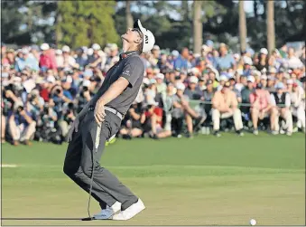  ?? [DAVID J. PHILLIP/THE ASSOCIATED PRESS] ?? Justin Rose shows his frustratio­n after missing a birdie putt on the 18th hole during the final round.