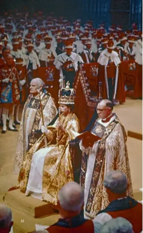  ??  ?? En 1953, le couronneme­nt d’Élisabeth II est diffusé à la télévision.