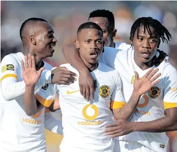  ?? ?? ASHLEY du Preez of Kaizer Chiefs celebrates his goal with teammates during the 2022 MTN8 quarter-final against Stellenbos­ch. Chiefs host Amazulu tonight. | RYAN WILKISKY Backpagepi­x