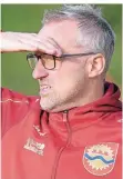  ?? RP- FOTO: REICHWEIN ?? Wo geht es hin? Sonsbecks Trainer von Kuczkowski.