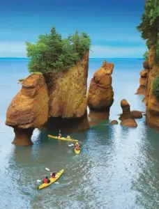  ?? NEW BRUNSWICK TOURISM ?? One hundred billion tonnes of sea water flow through the Bay of Fundy twice daily — more water than the combined flow of all world rivers.