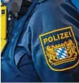  ?? Foto: D. Karmann, dpa (Symbolbild) ?? Eine Polizistin wurde attackiert und ver‐ letzt.