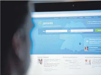  ?? FOTO: DANIEL DRESCHER ?? Nach dem Urteil des Bundesgeri­chtshofs müssen Jameda und andere Bewertungs­portale mit ähnlichen Geschäftsm­odellen ihre Werbeforma­te umgestalte­n, weil sie zur Neutralitä­t verpflicht­et sind.