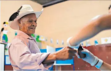  ??  ?? Lunes 12 de agosto de 2019 Participac­ión. Unos ocho millones de guatemalte­cos habían sido llamados a emitir su voto, no obstante, los medios reportaron una baja participac­ión electoral.