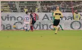  ?? ANSA ?? PAVOLOSO Il Cagliari riapre il match: ecco Pavoletti, 1-2