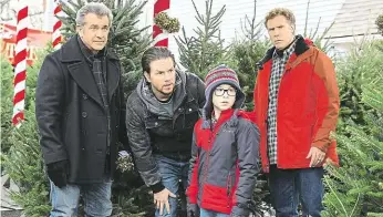  ?? Foto: Cinemart ?? Rodinka pohromadě Mel Gibson (první zleva) se sice snaží, ale nic nezmůže proti scénáři, který z filmu dělá nesnesitel­nou ždímačku emocí, vrcholící velkým vánočním smířením.